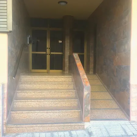 We House Apartment *