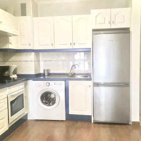 We House Apartment *