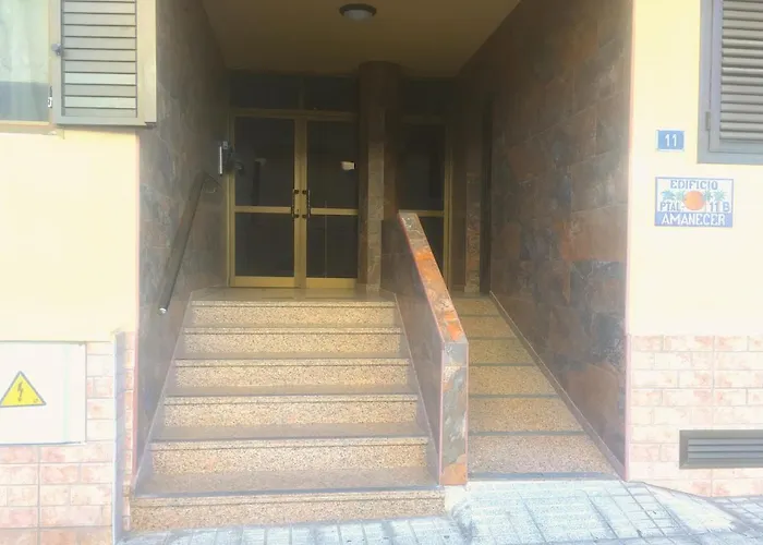 We House Апартаменты *